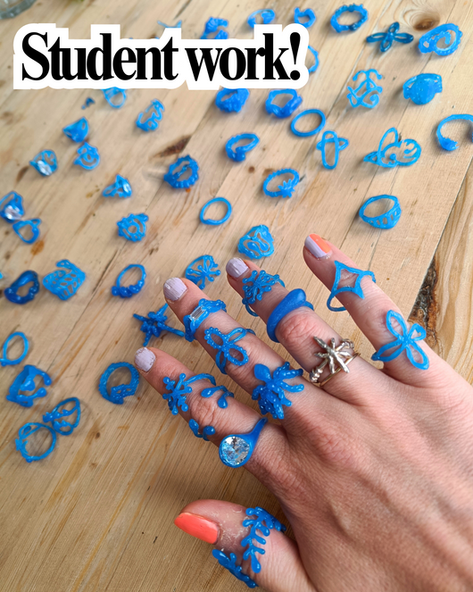 Learn how to make rings out of wax - the lost wax technique. 